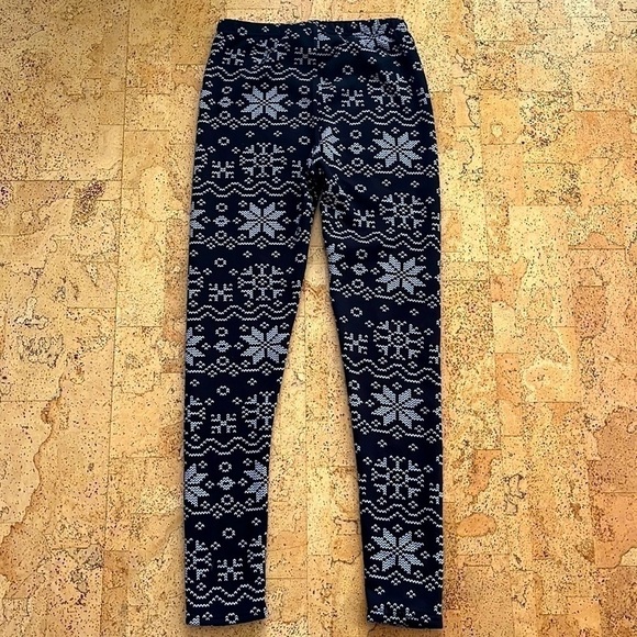JUST Cozy Fur Lined Snowflake Leggings - Picture 5 of 7